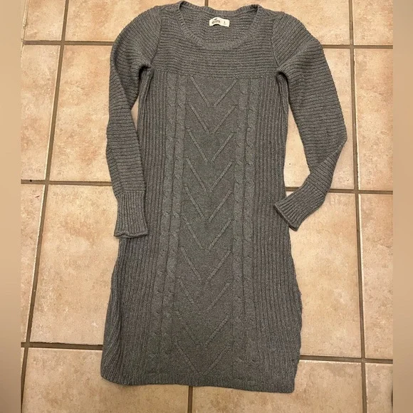 hollister grey sweater dress Vintage hollister grey sweater dress